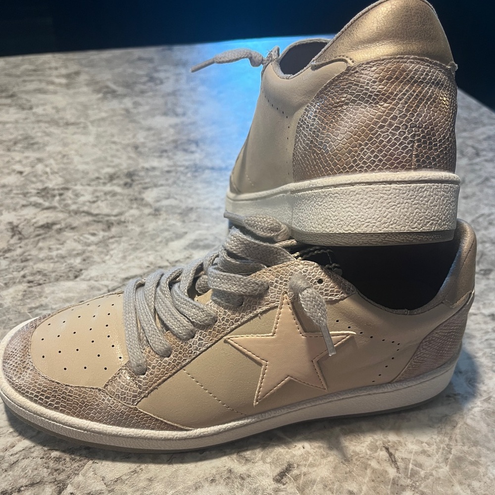 ShuShop Paz Gold Snake Sneakers Size 9
